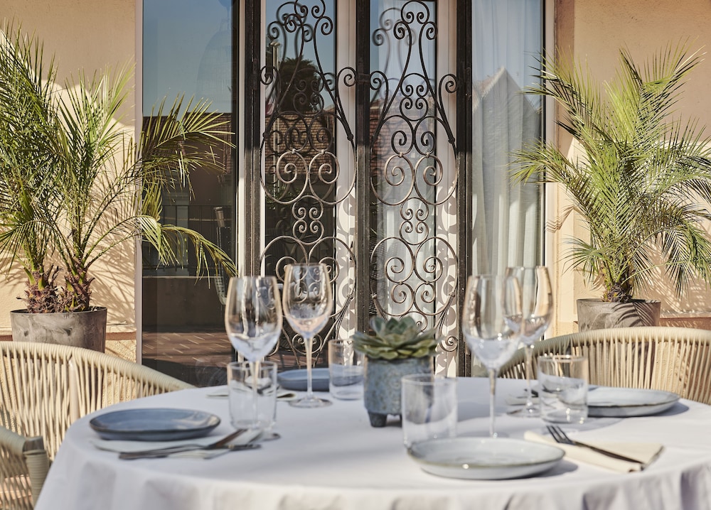 Hotel Le Suquet Cannes — photo 6