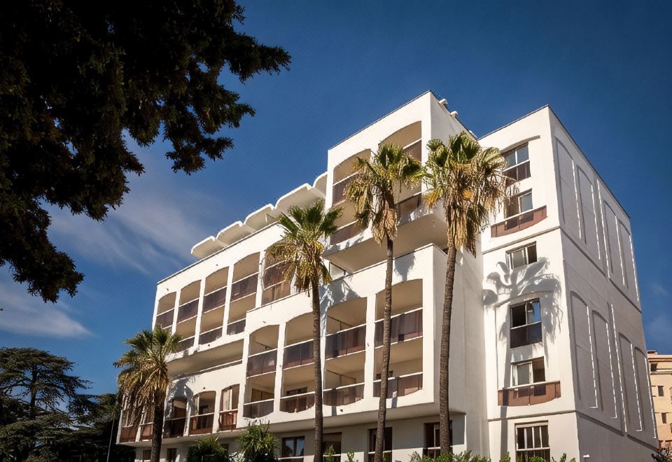 MOB Hotel Cannes
